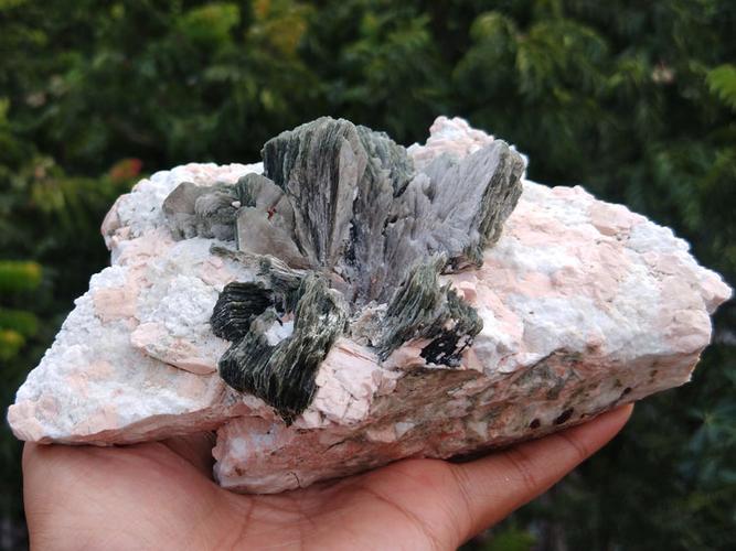 大晶体云母矿石榴石钾长石钠长石矿物标本晶体晶簇宝石原石原矿石
